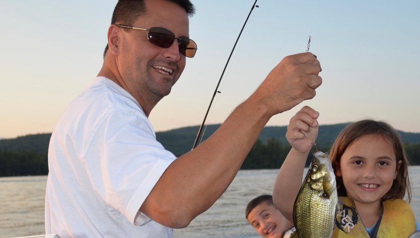 Dad fishing with the kids.jpg