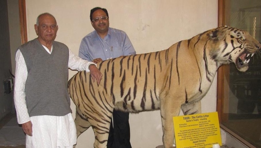 dad with tiger.jpg